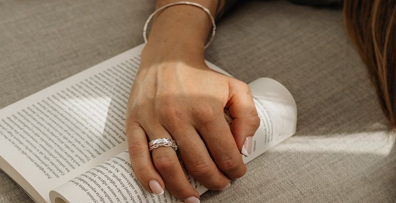 Секреты выбора серебряных украшений для молодых девушек