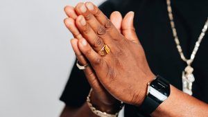 Значение символики драгоценных камней в мужских украшениях