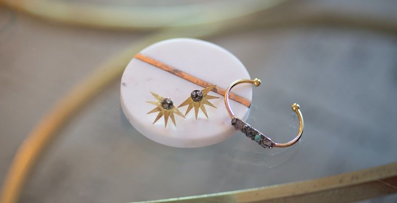 Ювелирные боксы с комплектом украшений: что это такое, какие бывают