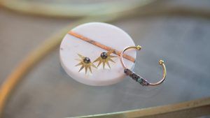 Ювелирные боксы с комплектом украшений: что это такое, какие бывают