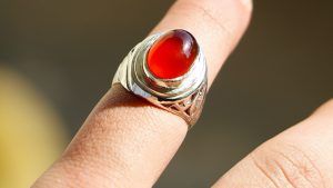 Как выбрать кольцо с поделочным камнем, отражающее вашу индивидуальность