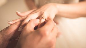 История и символика обручальных колец История и символика обручальных колец