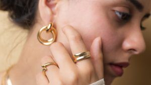 Лучшие тенденции ювелирной моды для молодых женщин