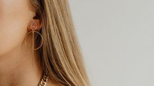 Как выбрать серьги, которые подчеркивают вашу индивидуальность