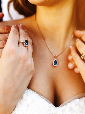 подвеска с сапфиром