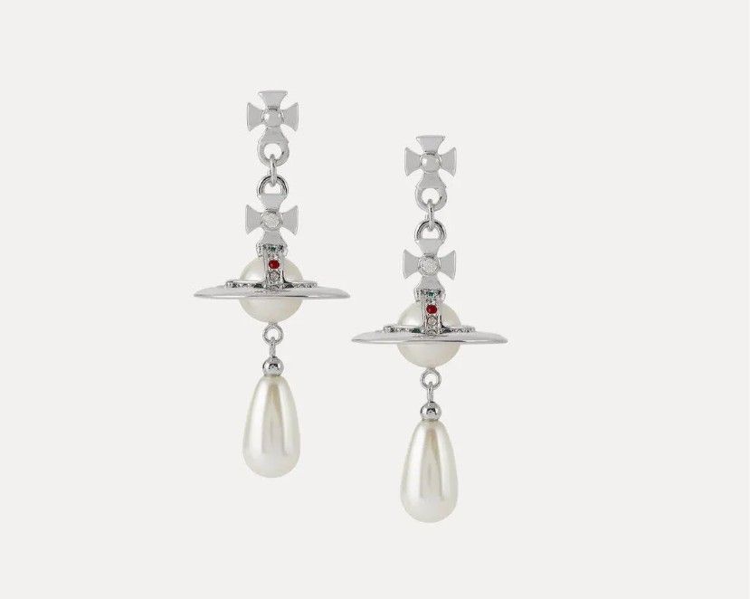 Серьги-капли с жемчугом от Vivienne Westwood Серьги-капли с жемчугом от Vivienne Westwood