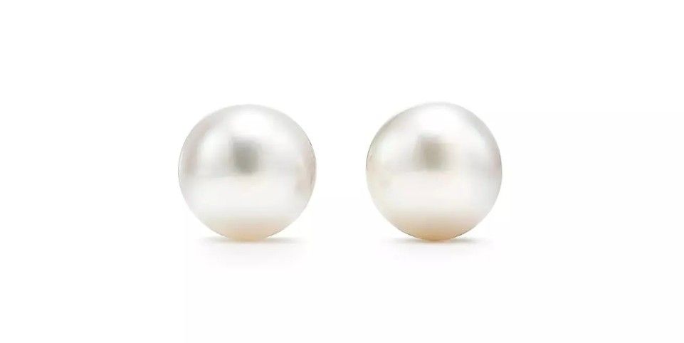 Фирменные жемчужные серьги от Tiffany & Co. Фирменные жемчужные серьги от Tiffany & Co.