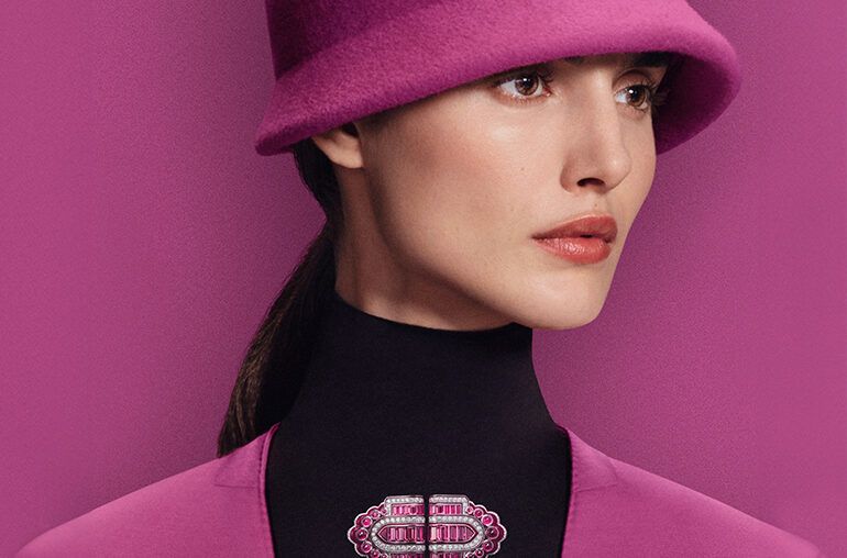 Дополните свой образ брошью