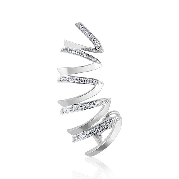 Renisis: Пересечение театра, скульптуры и ювелирных украшений