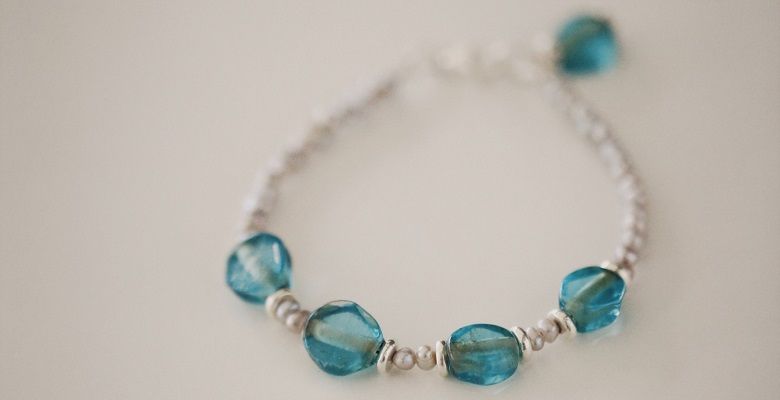 Как выбрать браслет с полудрагоценными камнями для повседневного ношения