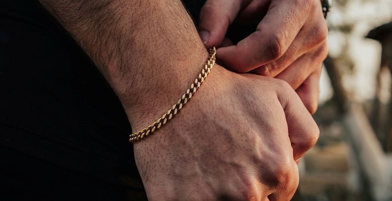 Особенности хранения и чистки мужских ювелирных украшений