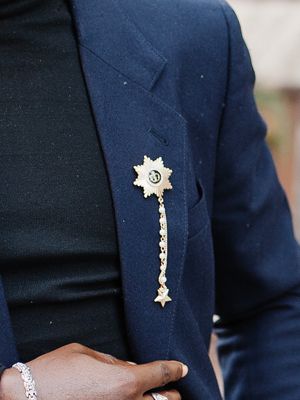 мужская брошь