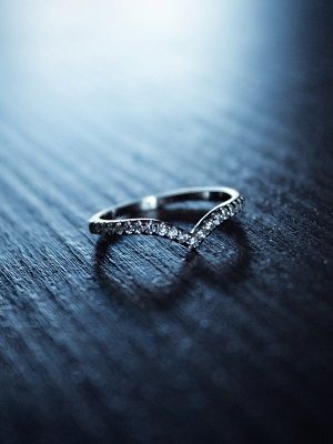 кольцо с бриллиантом