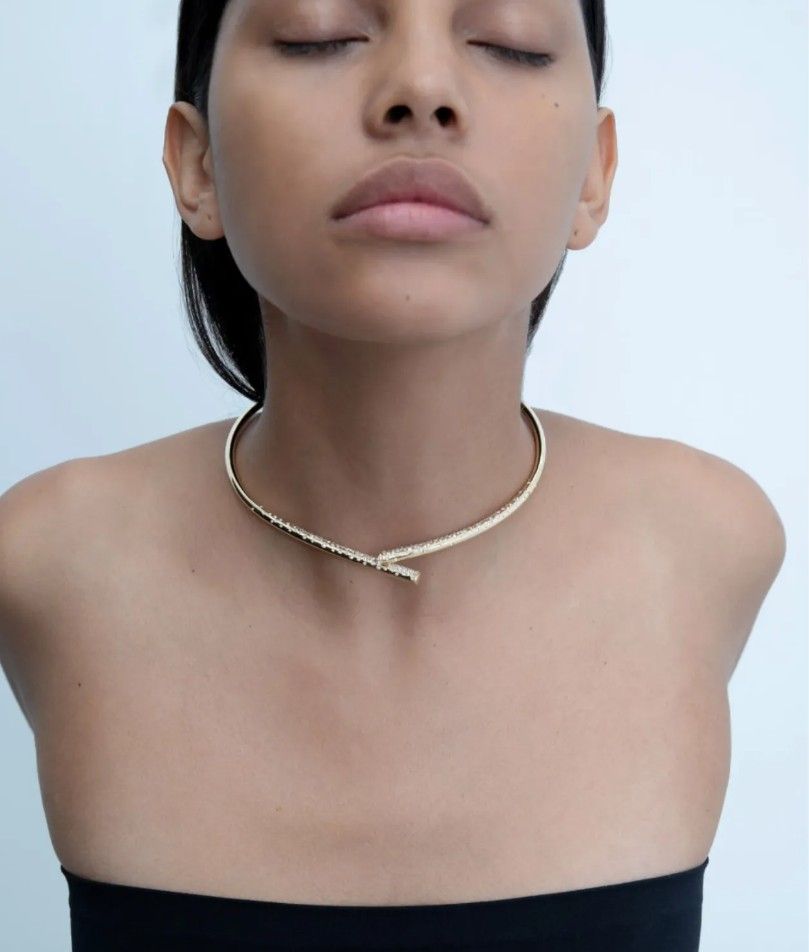 Золотое колье с бриллиантами от Tabayer Золотое колье с бриллиантами от Tabayer