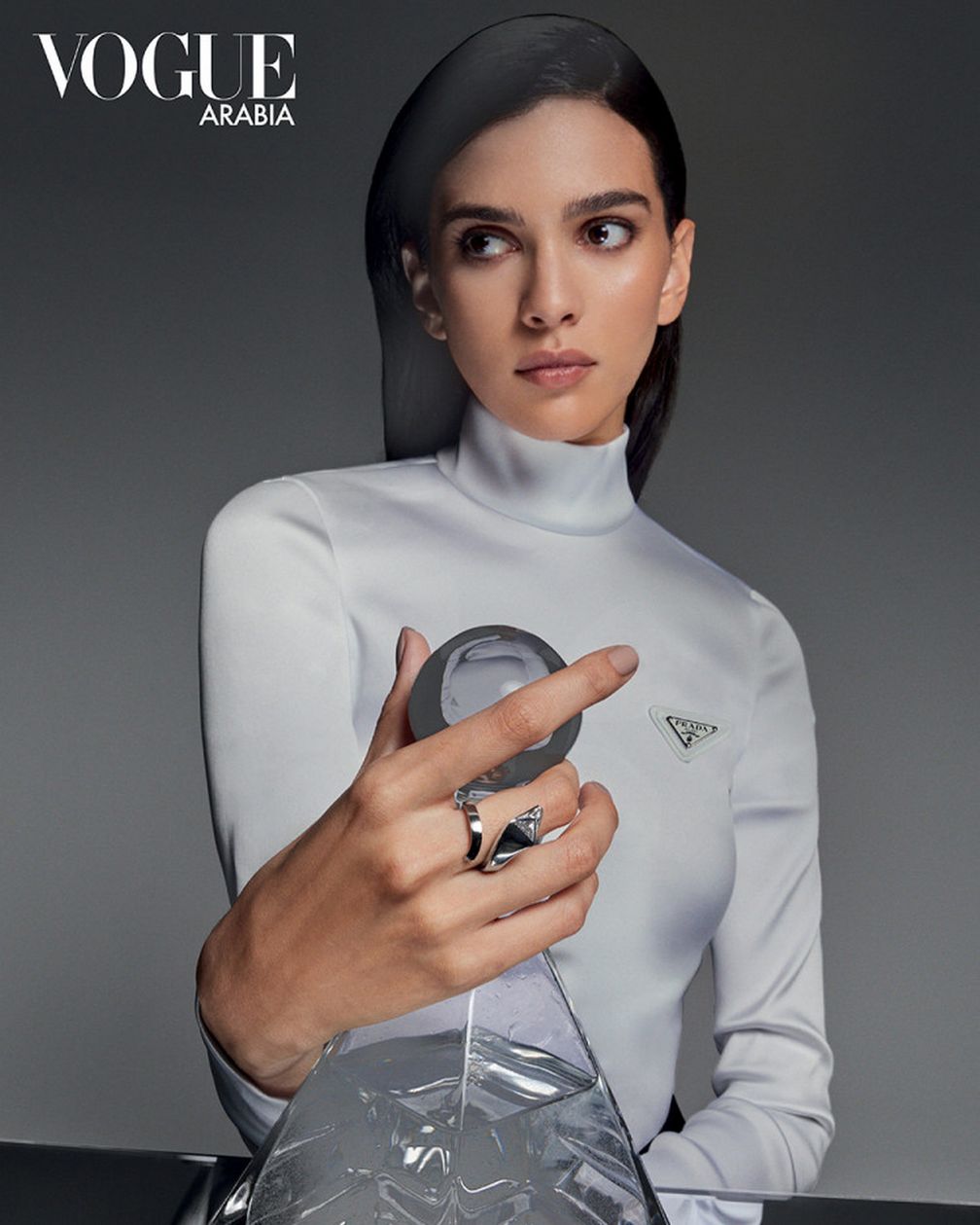 Кольцо Prada Eternal Gold в форме змеи из белого золота с бриллиантами огранки Prada, выращенными в лаборатории Кольцо Prada Eternal Gold в форме змеи из белого золота с бриллиантами огранки Prada, выращенными в лаборатории