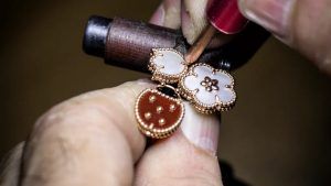 Richemont сообщает о замедлении роста в ключевой праздничный период Richemont сообщает о замедлении роста в ключевой праздничный период