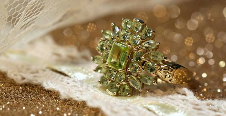 Кольца с зелеными камнями: какие бывают, как выбрать и носить