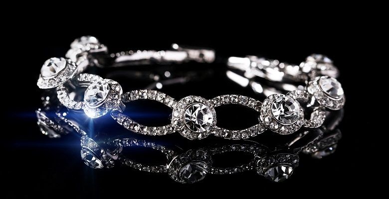 Бриллианты каких цветов встречаются в природе?