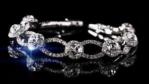 Бриллианты каких цветов встречаются в природе?