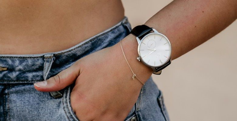 Какие украшения уместно надевать, если вы носите джинсовую одежду