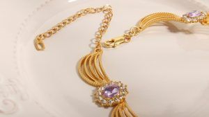 Самые модные колье 2025: какие будут актуальны в этом сезоне?