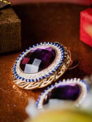 Серьги с фиолетовыми камнями