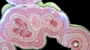 Серьги с родохрозитом: какие бывают, как выбрать и носить