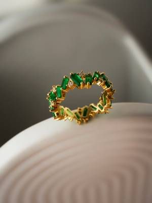 Кольцо с зеленым камнем