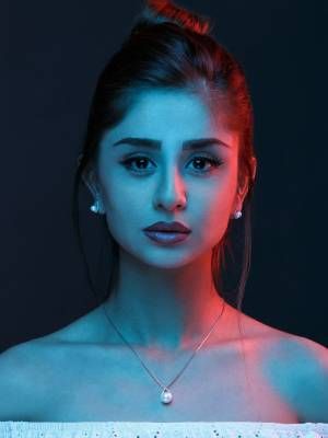 Подвески с белыми камнями