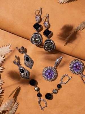 Серьги с фиолетовыми камнями