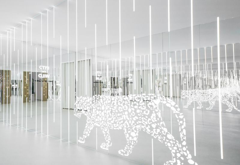 Пантера Cartier на выставке «В дикой природе» в Эр-Рияде