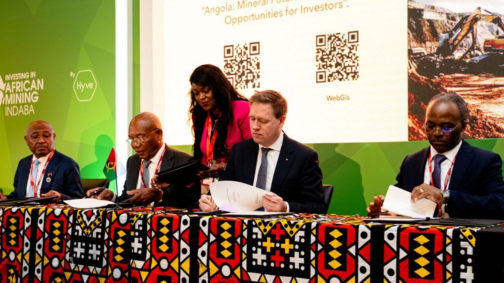 De Beers подписала соглашение о помощи в развитии алмазного сектора Анголы