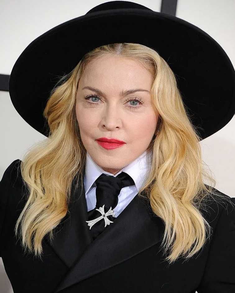 Лучшие украшения за все годы с красной дорожки «Грэмми», ч. 2