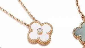 О неподвластном времени дизайне Van Cleef & Arpels О неподвластном времени дизайне Van Cleef & Arpels