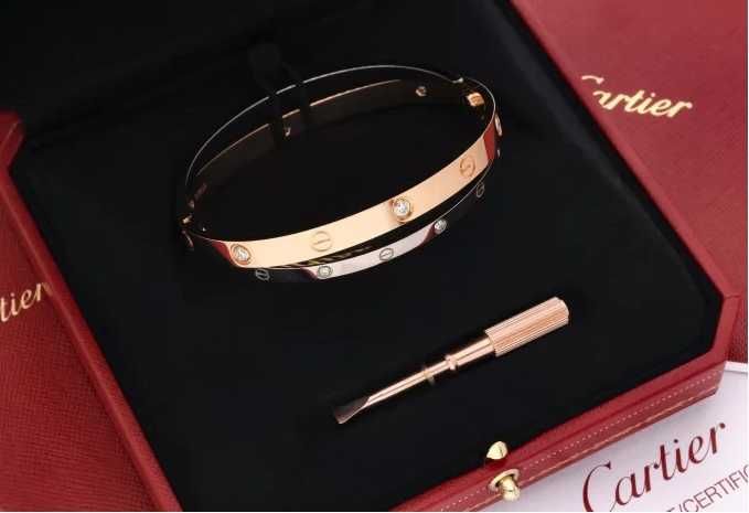 Всё, что вам нужно знать о браслете Cartier Love