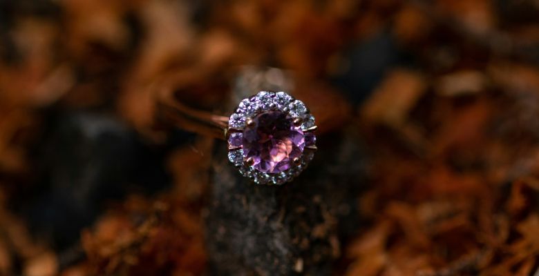 Кольца с фиолетовыми камнями: какие бывают, как выбрать и носить