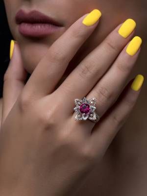 кольцо с корундом