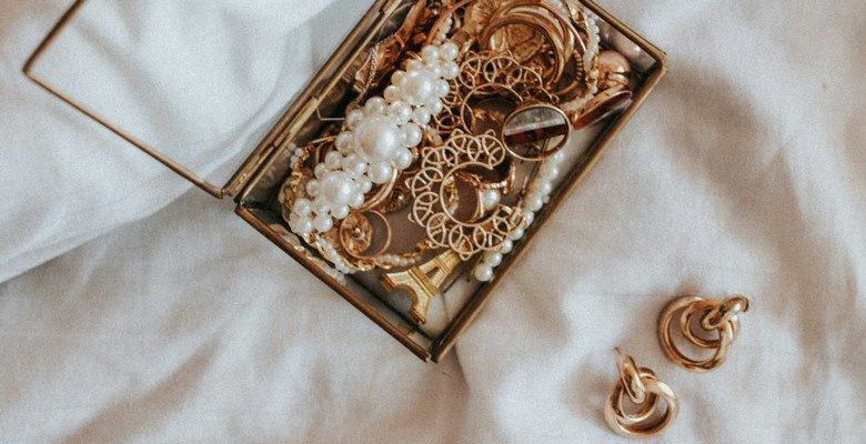 Ювелирная капсула: как собрать идеальный набор украшений для любого случая