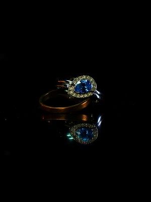 кольцо с корундом