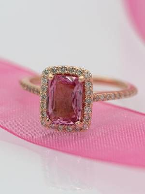 кольцо с корундом