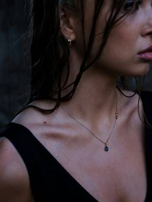 Подвески с черными камнями