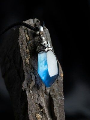 Подвески с синими камнями