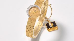 Часы с гравировкой, подаренные Элвисом Пресли, выставлены на аукцион Часы с гравировкой, подаренные Элвисом Пресли, выставлены на аукцион