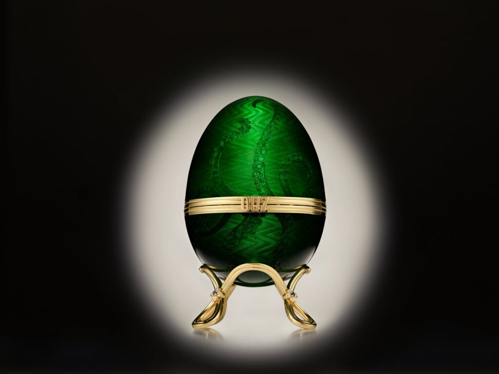 Яйцо из дебютной капсульной коллекции Fabergé x 007
