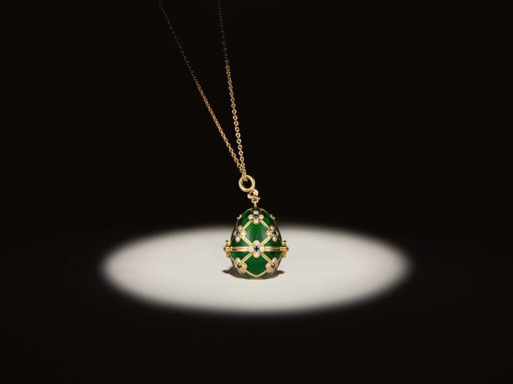 Медальон-сюрприз из дебютной коллекции Fabergé x 007