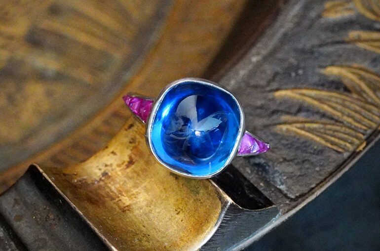 Галерея Jogani излучает страсть к цветным камням