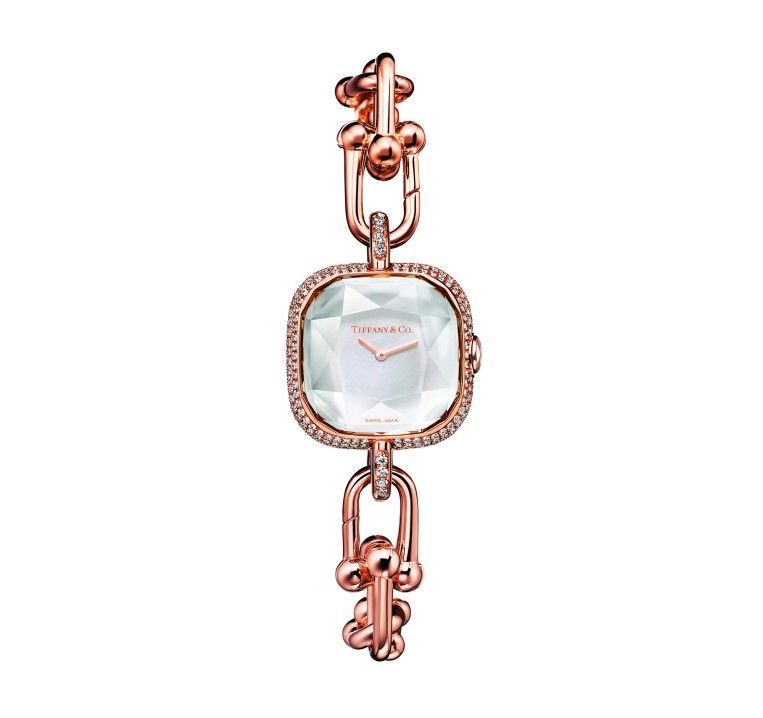 Часы Tiffany HardWear от Tiffany & Co. из розового золота с бриллиантовым паве и белым перламутром