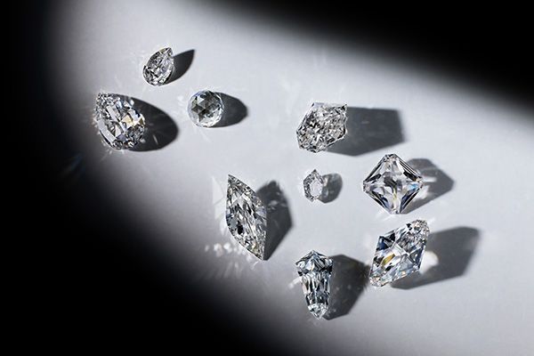 Выращенные в лаборатории бриллианты с фирменными огранками от Unsaid