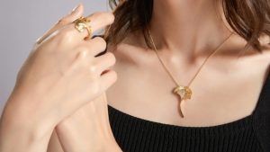 DIY подвески и кулоны: творческие идеи для создания украшений своими руками