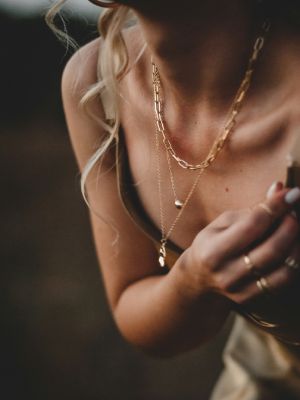 Подвески с цепочками разной длины